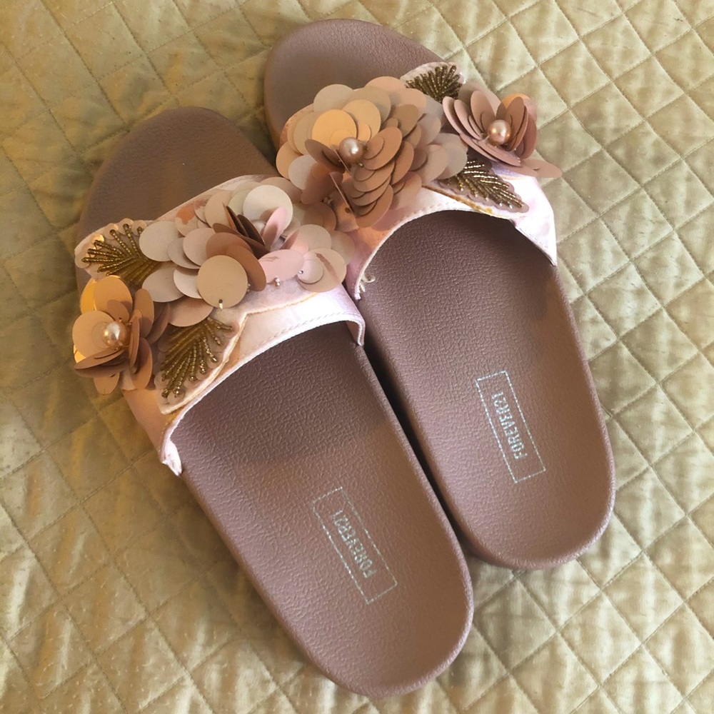 Pink satin sequined beaded flower texture sandals